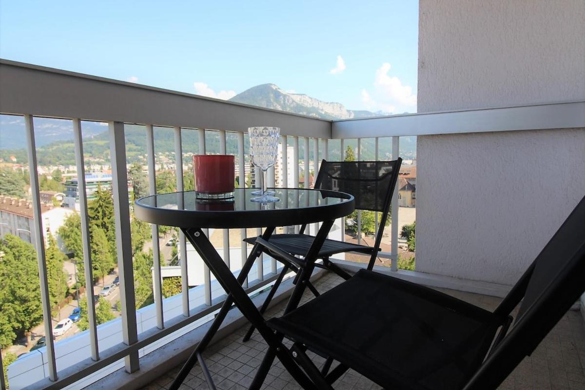 Mont Royal Balcon Et Piscine Apartment Annecy Exterior foto