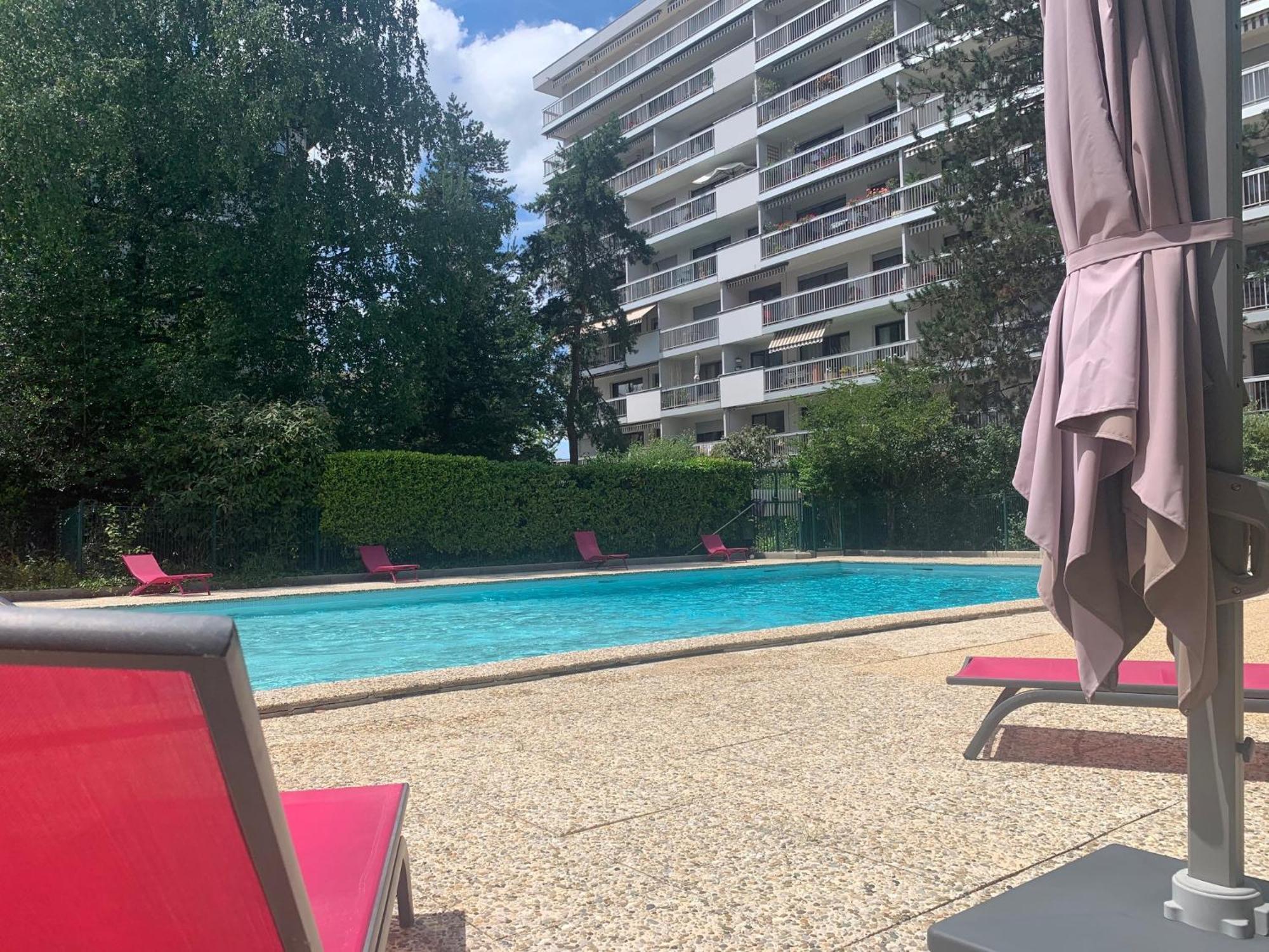 Mont Royal Balcon Et Piscine Apartment Annecy Exterior foto